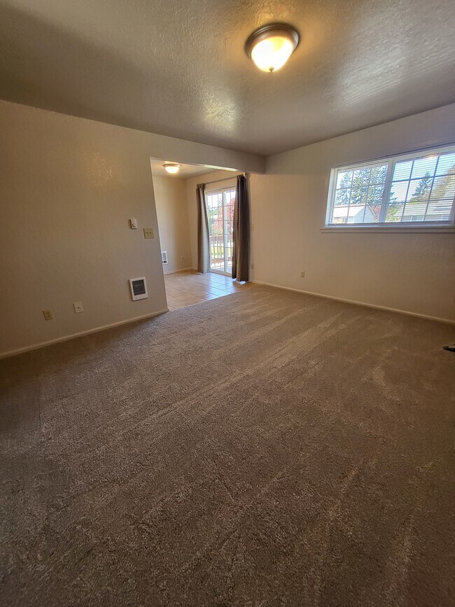 Living Room - 5304 San Francisco Ave SW