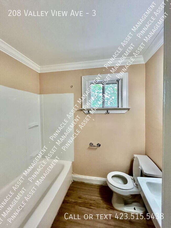 Foto del edificio - 208 Valley View Ave