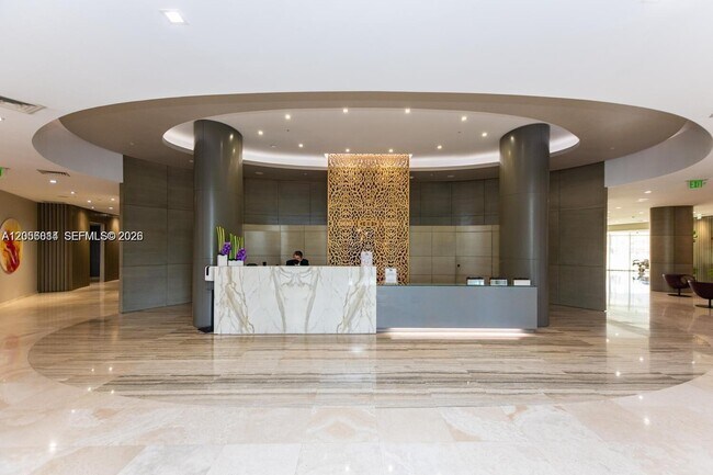 Foto del edificio - 10275 Collins Ave