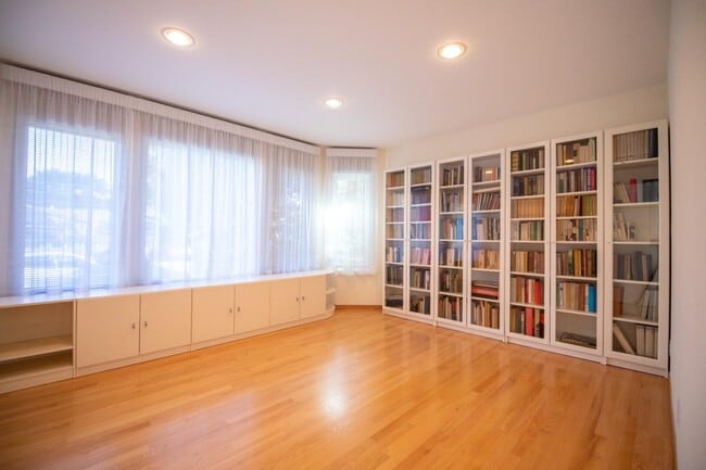 Foto del edificio - 908 Glennan Dr