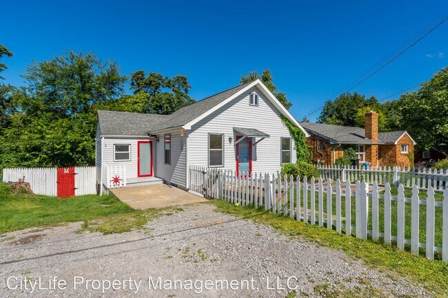 Building Photo - 3 br, 1.5 bath House - 1886 Beechford Ave