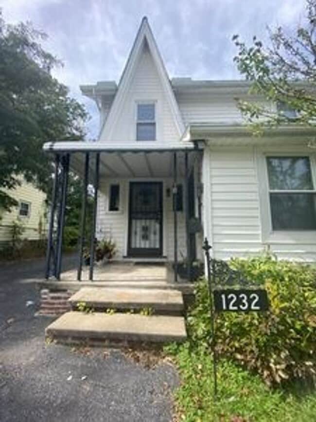 Building Photo - 1232 Herman Ave