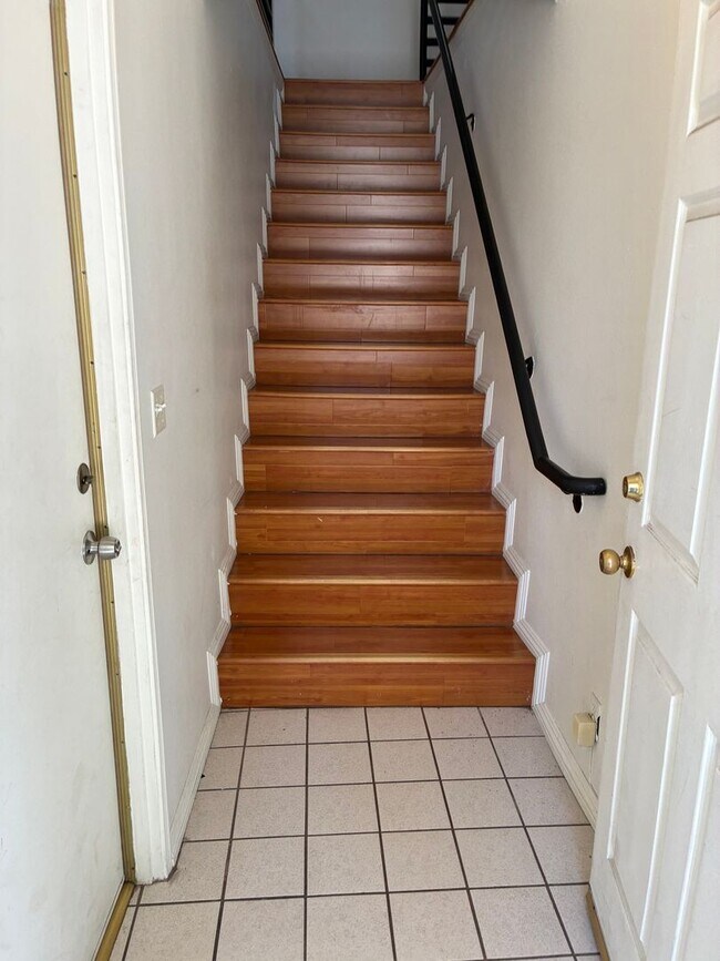 Foto del edificio - 607Ynez