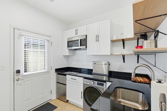 Foto del edificio - 613 Spectator Ave