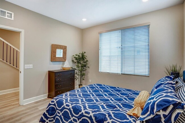 Building Photo - 7287 Whitewave Dr