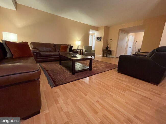 Building Photo - 3709 S George Mason Dr