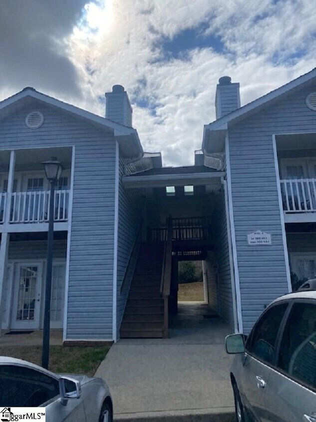 Primary Photo - 806 Pelham Square Way