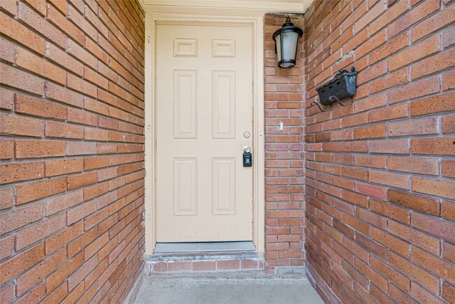 Foto del edificio - 4319 Howcher St