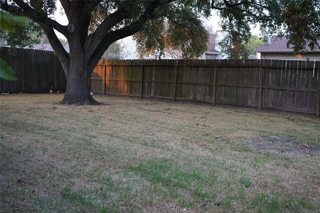 Building Photo - 1007 E Belgravia Dr