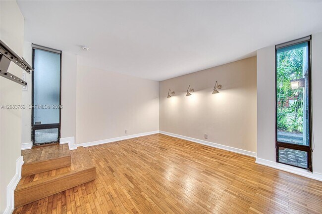 Foto del edificio - 3028 Day Ave