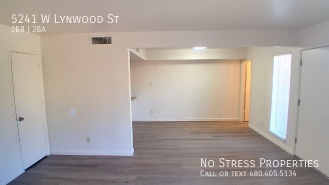 Building Photo - 5241 W Lynwood St