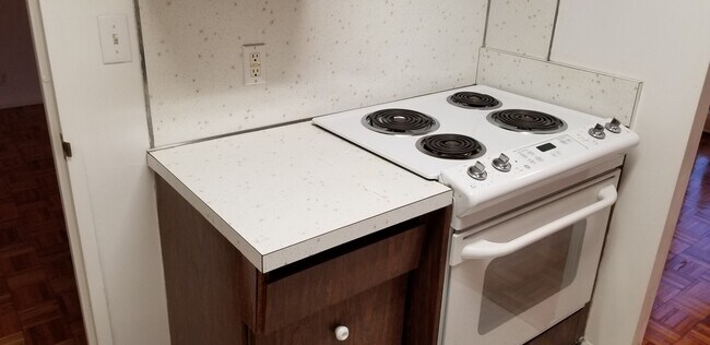 Building Photo - 30 Gardner Rd