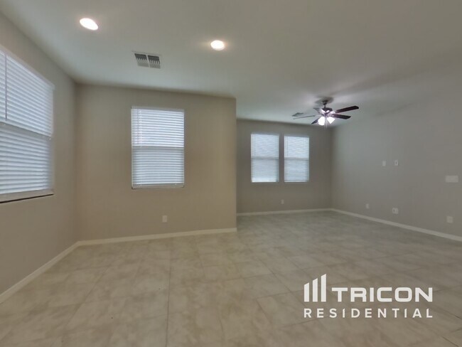 Foto del edificio - 14236 W Bronco Trail Surprise AZ