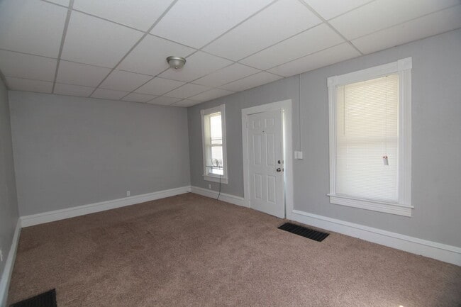Foto del edificio - 2 bed 1 bath Moline house!