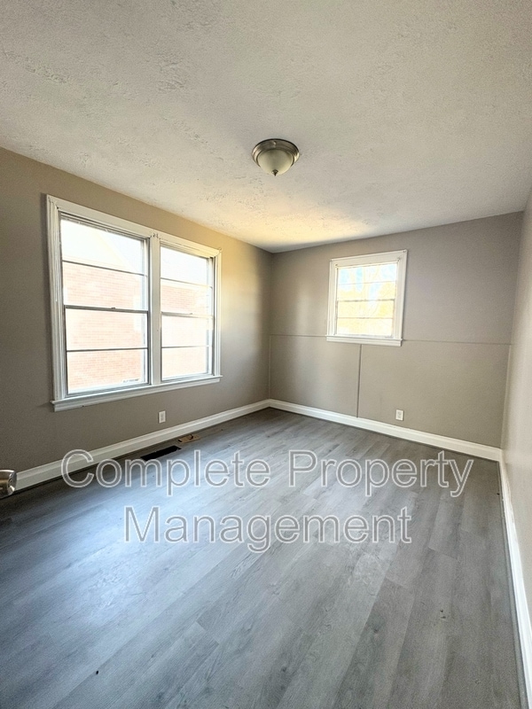 Building Photo - 3212 Avenue G
