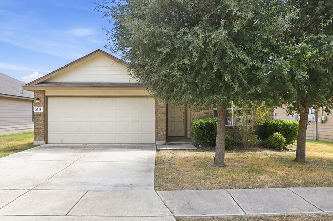 Building Photo - 5714 Goliad Blf