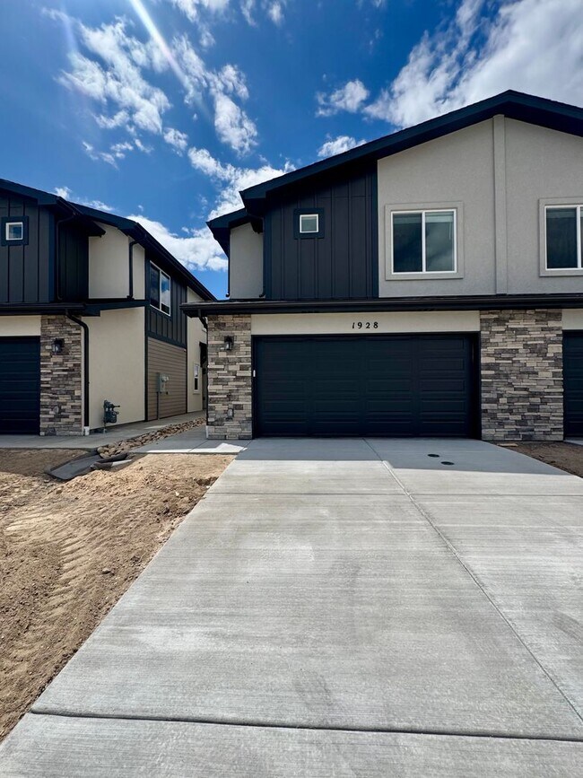 Foto del edificio - New Construction 3 Bedroom Townhome in University Park