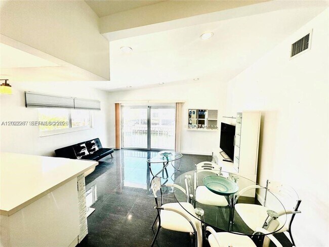 Foto del edificio - 3751 NE 170th St