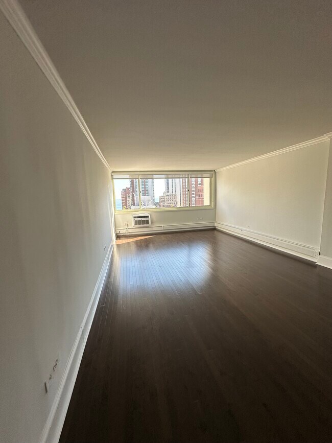 Foto del edificio - 1350 N Dearborn St