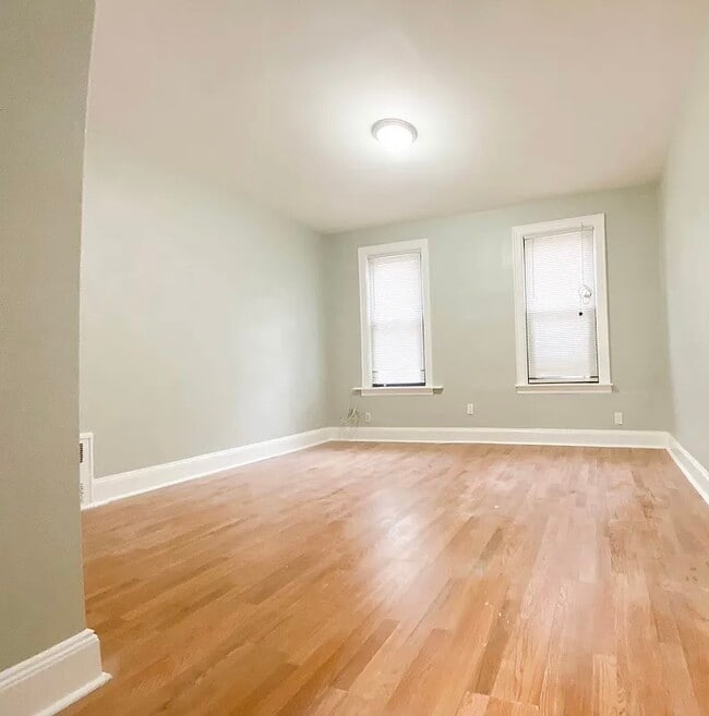 Building Photo - 248 E 54th St