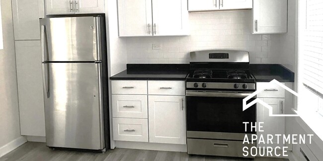 Building Photo - 839 W Cornelia Ave