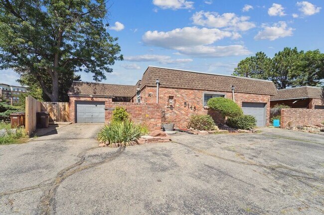 Foto del edificio - 5145 Santa Clara Pl