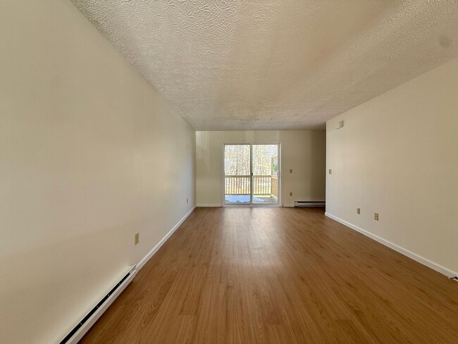 Building Photo - 37 Oakwood Terrace