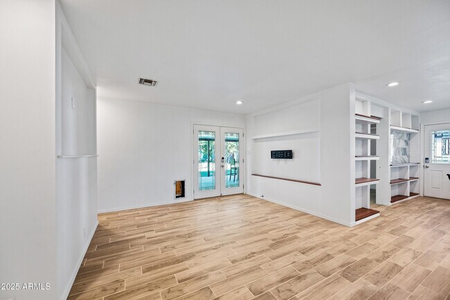 Foto del edificio - 1014 E Orange Dr