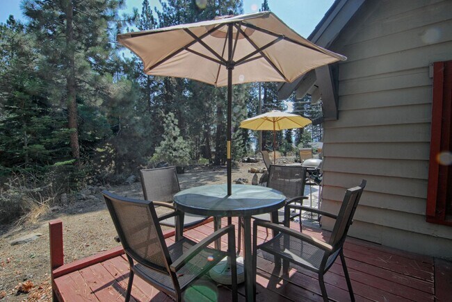 Foto del edificio - SKI LEASE: Tahoe Vista, Sleep 2-5, Wood Stove