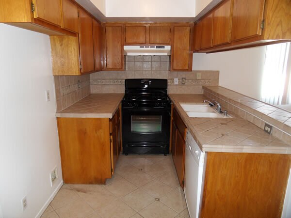 Foto del edificio - 832 N Hayworth Ave