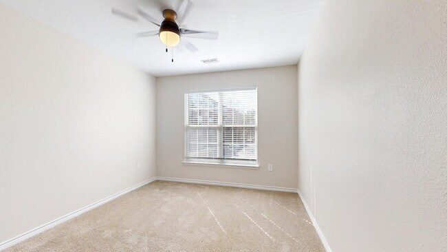 Interior Photo - Ridge at Blue Hills
