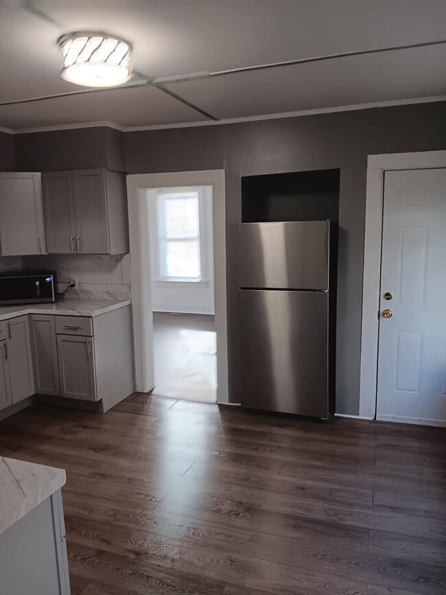 Building Photo - 162 Prospect Ave