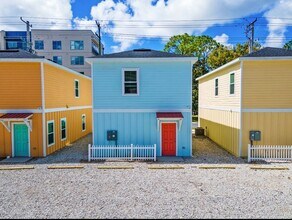 Building Photo - 1456 NW 6th Pl