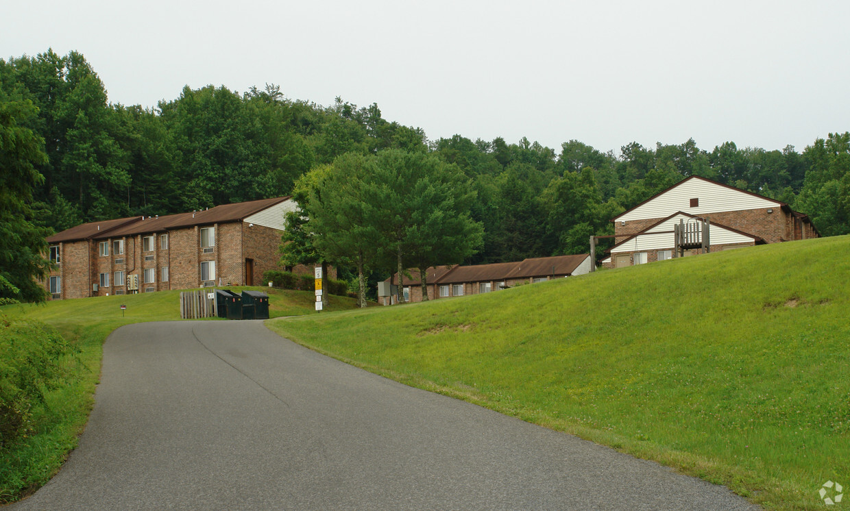 Foto del edificio - Summers Village Apartments