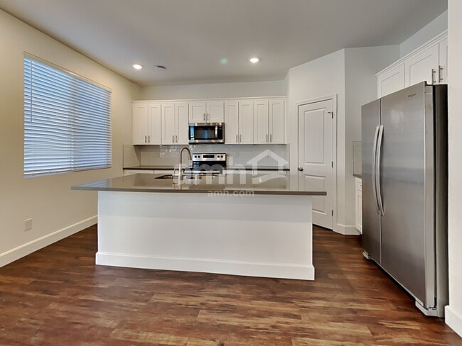 Building Photo - 8939 Tiger Tooth Ave