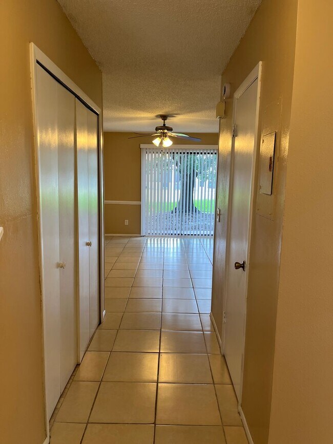 Foto del edificio - 2 story townhome in Whisper Lakes