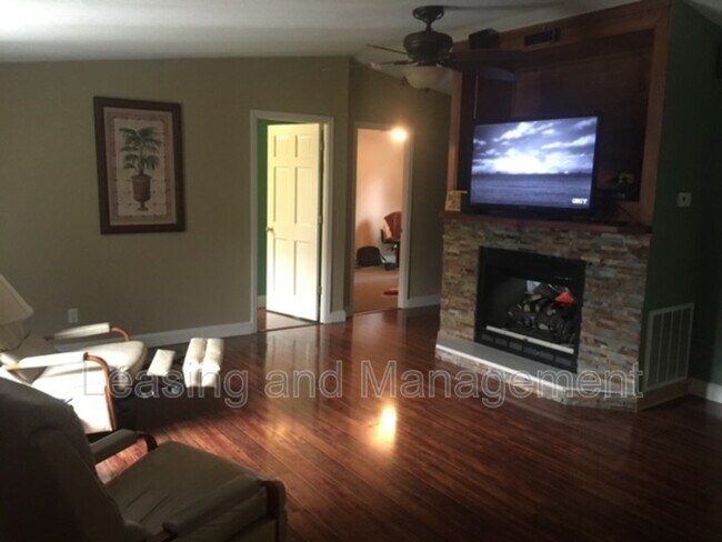 Foto del edificio - 3585 Riley Wright Rd