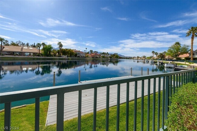 Building Photo - 2713 Crystal Beach Dr
