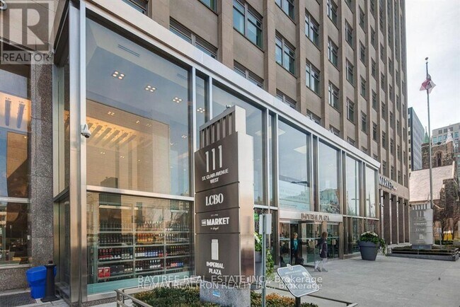 Photo du bâtiment - 111 St Clair Ave W