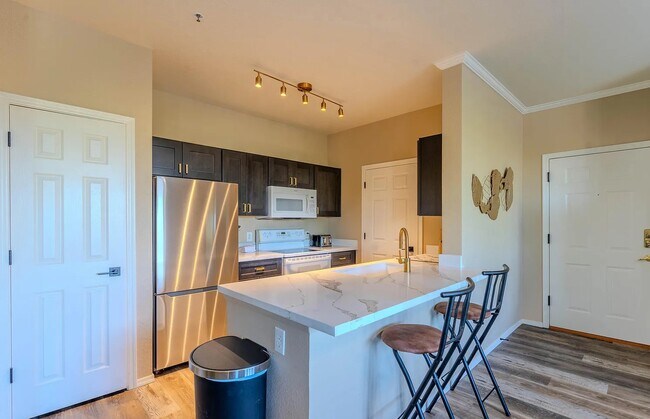 Foto del edificio - Luxury 1-Bedroom with Premium Features