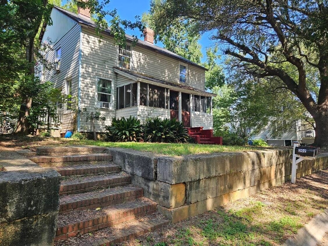 Primary Photo - 300-302-302 Oliver St