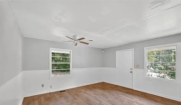 Building Photo - 704 Valleyview Dr