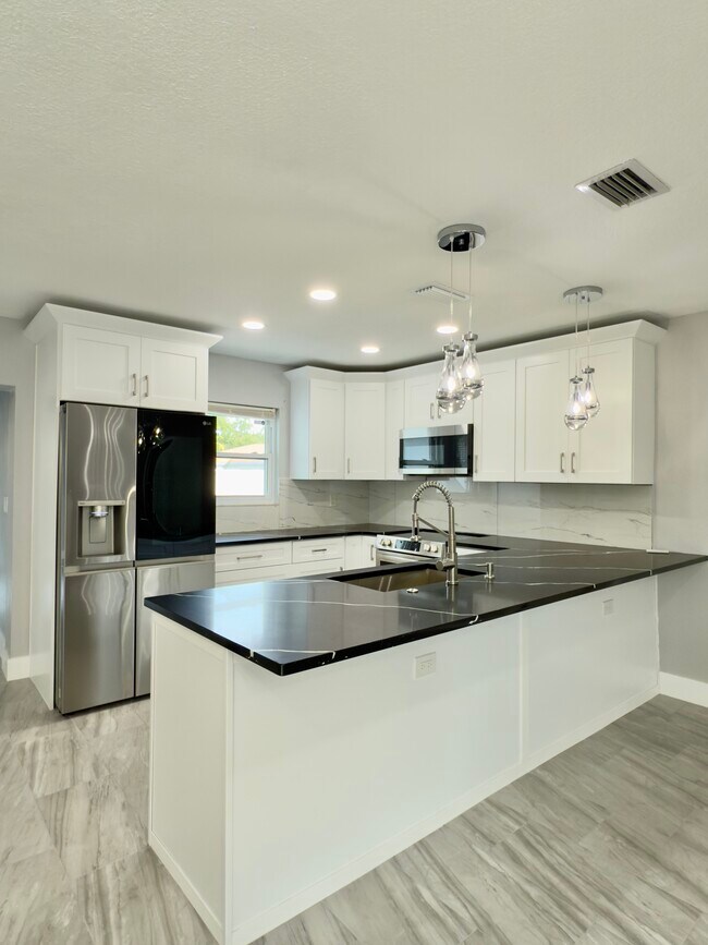 Foto del edificio - 409 Evergreen Dr