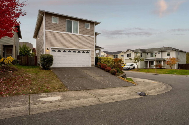 Foto del edificio - Spacious 3 Bedroom 2.5 Bathroom Rental Pro...