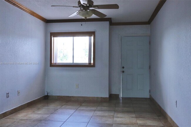 Foto del edificio - 1100 SW 104th Ct