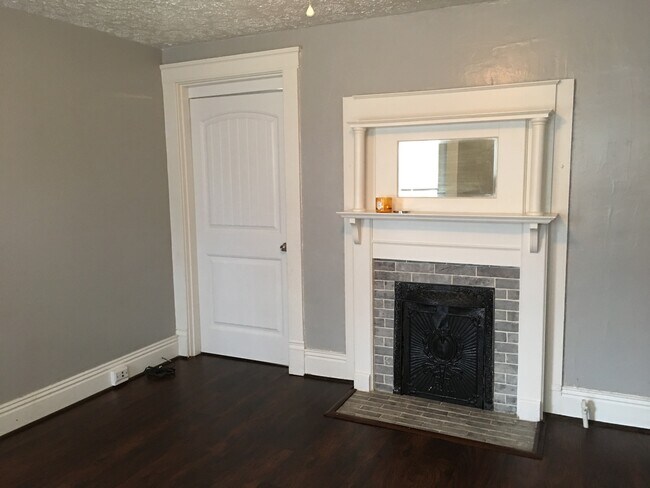 Building Photo - 216 N 25th St