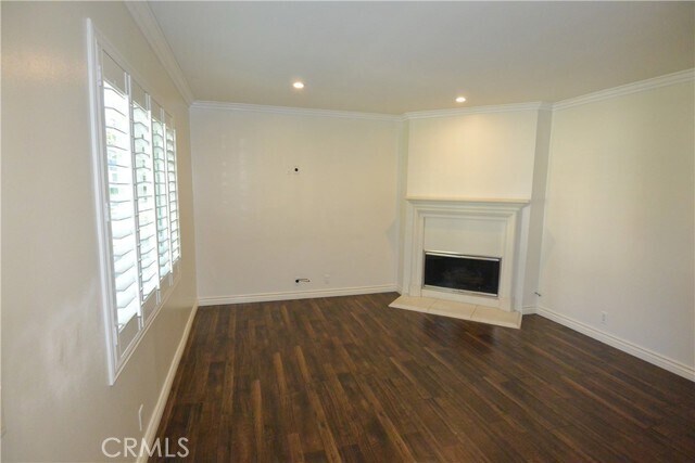 Building Photo - 5 Woodfern