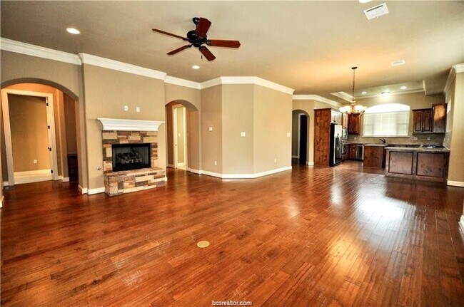 Foto del edificio - 15615 Wood Brook Ln