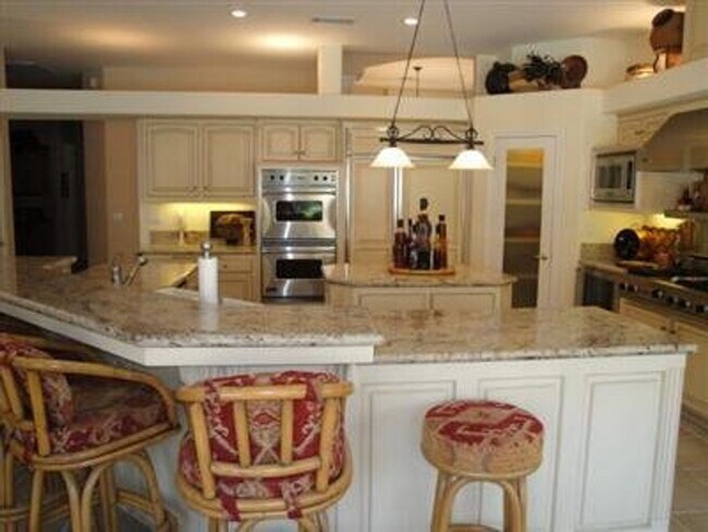 Building Photo - Beautiful 4 bedroom 3 bath house!