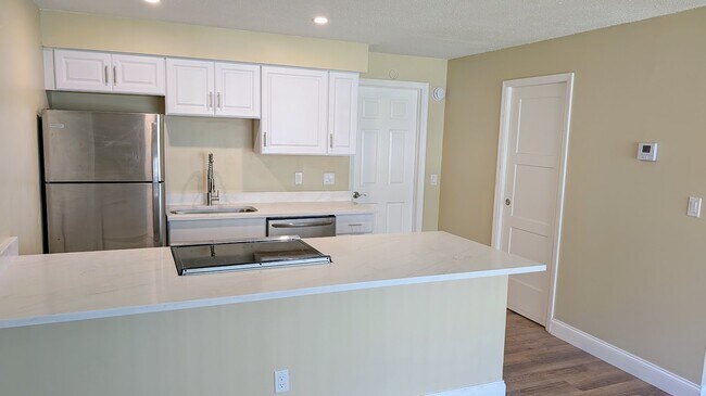 apartment 4 - Tropical Breeze Apartments